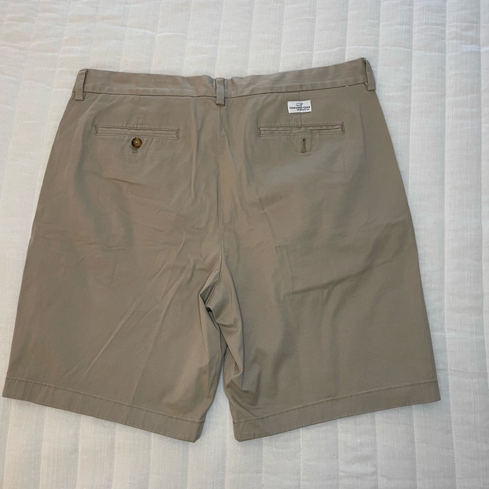 Vineyard vine, size 35